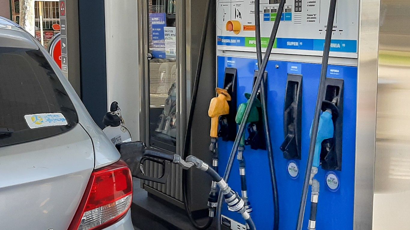 petroleras confirmaron que el abastecimiento de combustible se normalizara en los proximos dias