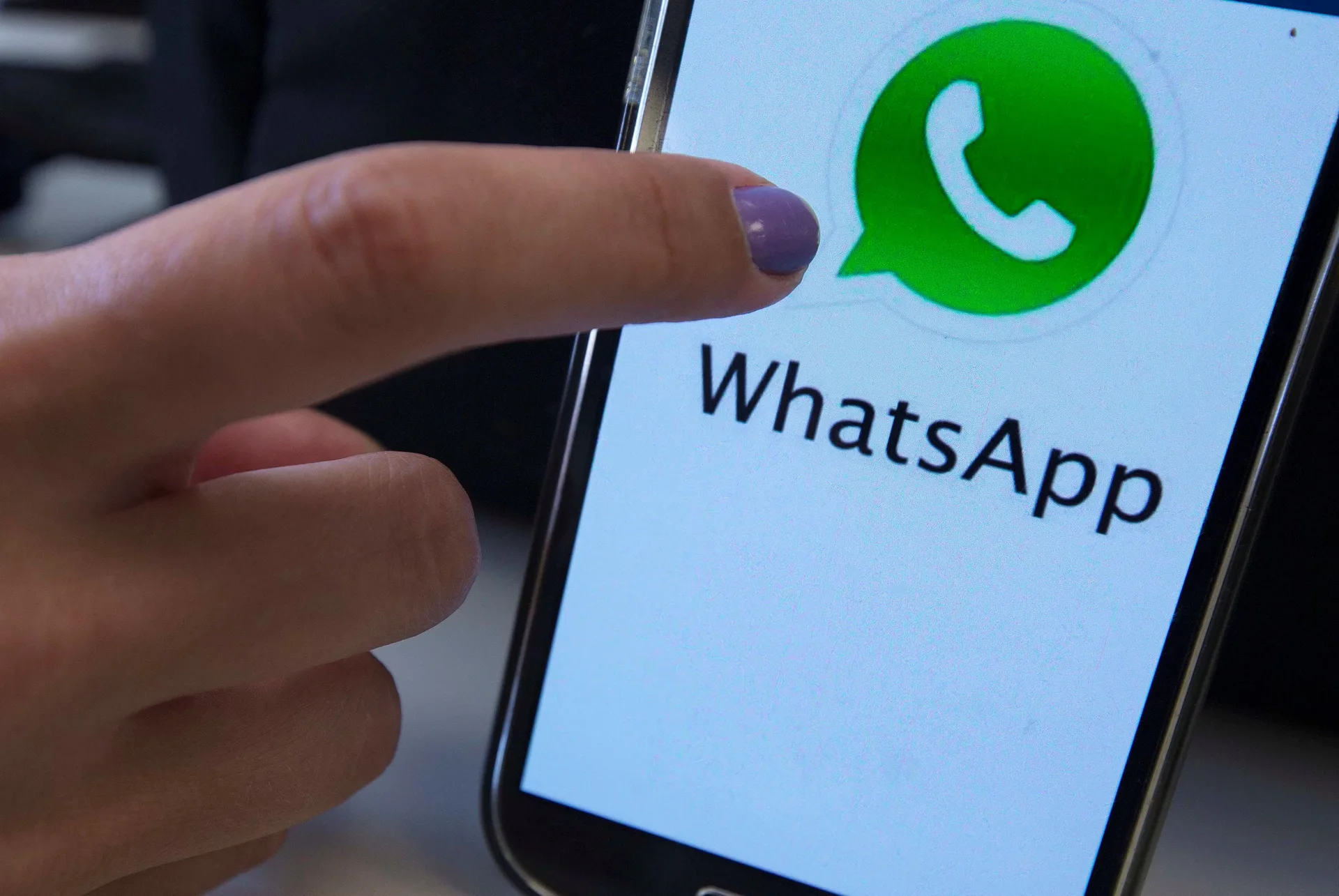 Cómo encontrar la papelera de WhatsApp para liberar espacio en un celular Android