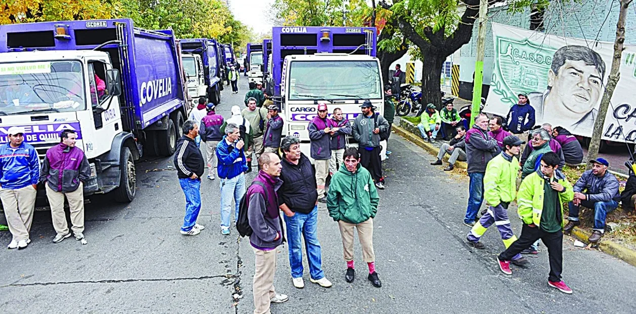 Covelia, la empresa de basura ligada a los Moyano, ganó un contrato en Panamá y está bajo la lupa bancaria