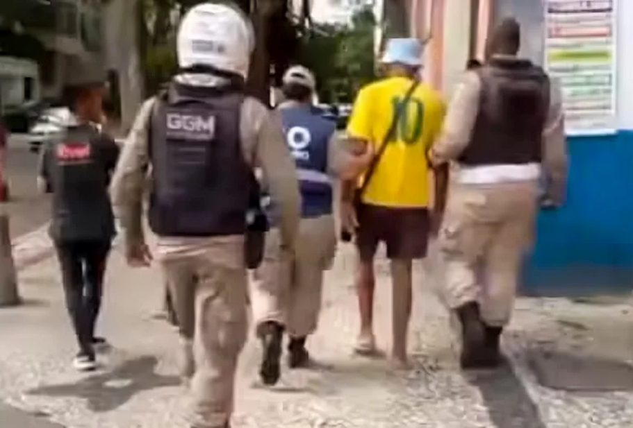 otro argentino acusado de racismo en brasil detuvieron a un hombre de 67 anos por insultar a una mujer