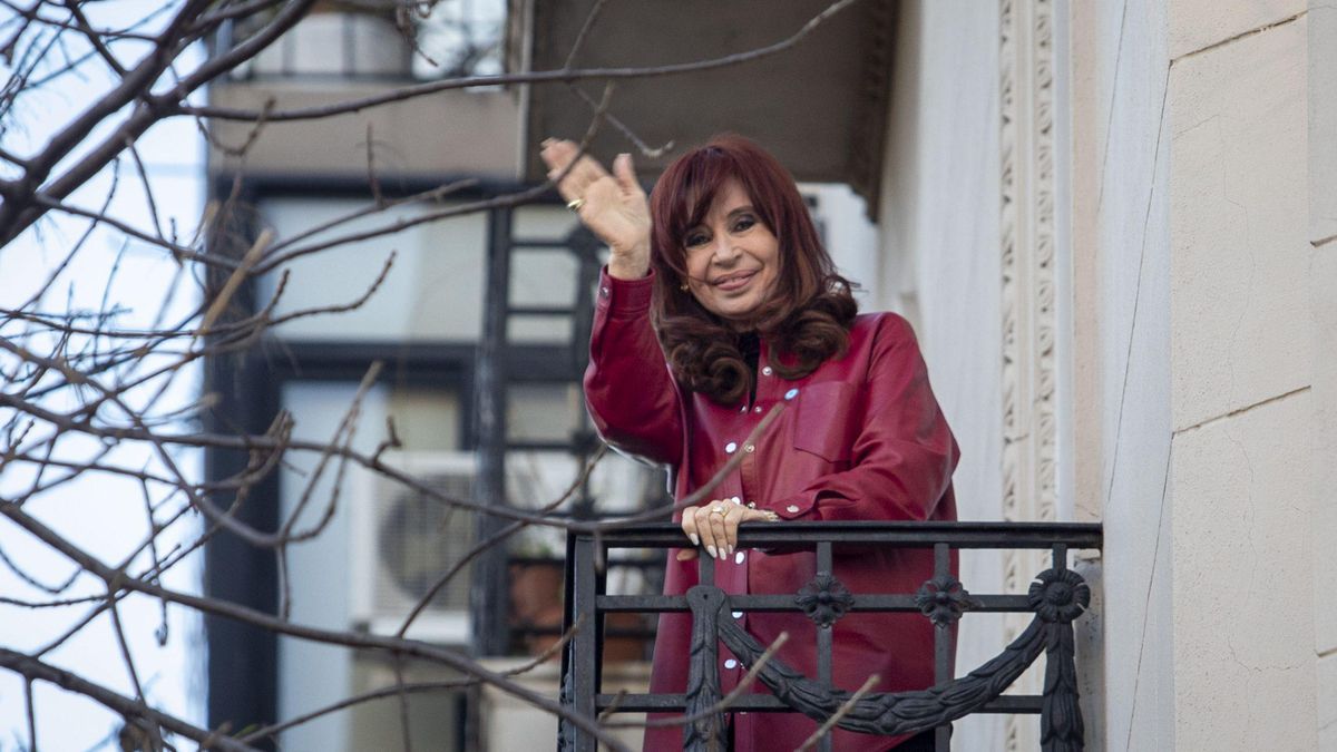 cristina kirchner presento listado reservado de personas que podran visitarla en su arresto domiciliario
