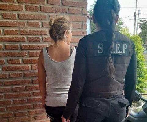 el acullico no se mancha detuvieron a una mujer que intento comprar coca con dinero falso en oran