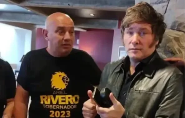 Denunciaron a un candidato de Bariloche por mensajes que reivindican a Videla