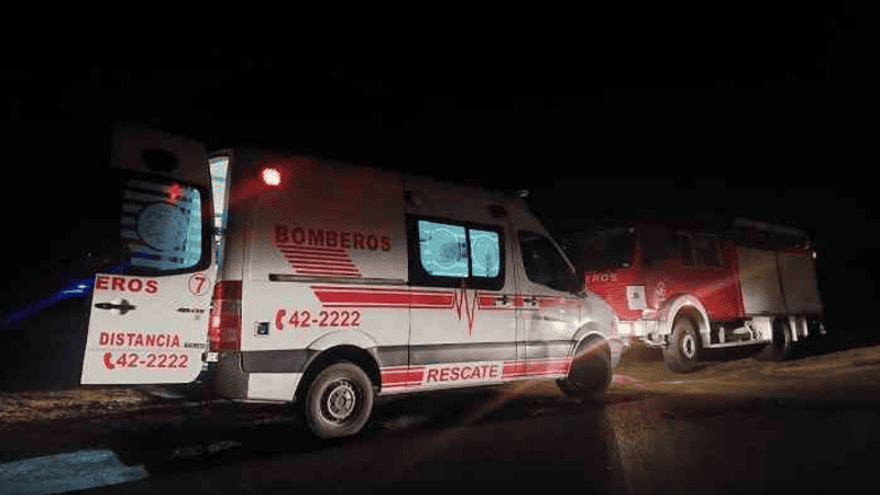 siete personas murieron en un choque frontal entre un auto y un camion en exaltacion de la cruz tres eran menores