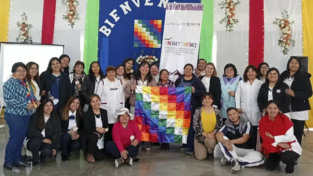 Docentes de Rosario de Lerma se formaron con referentes kollas para aplicar el currículo intercultural Yachayninchej