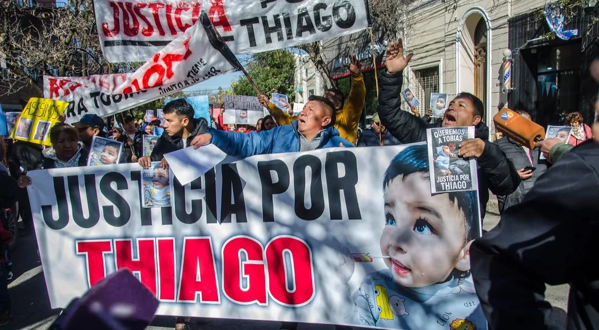 El fiscal apeló la domiciliaria de la madre del nene muerto en Salta y pidió cuatro meses de preventiva para los dos imputados