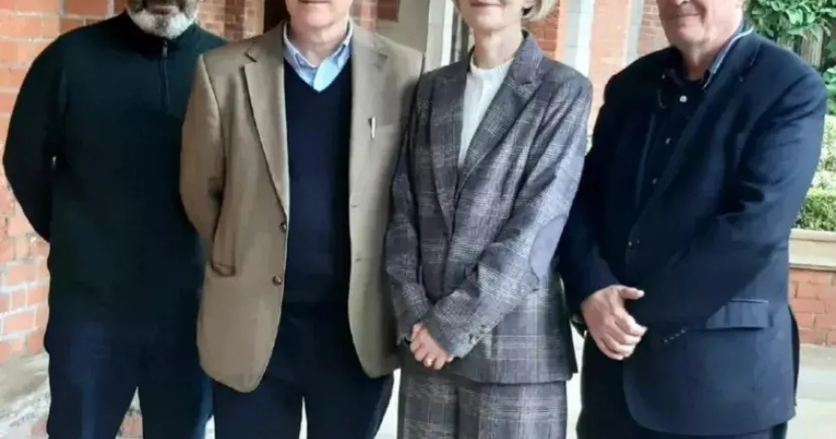 El Instituto Cervantes presentó una futura cátedra de español en la Queen's University de Belfast