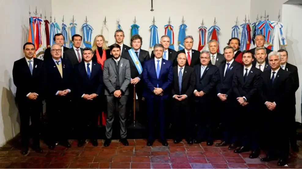 una caja millonaria en ocho meses el gobierno solo repartio el 17 de los atn a las provincias