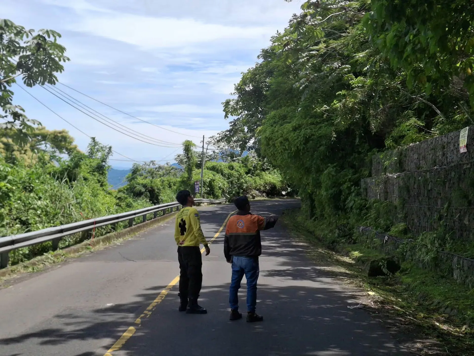 El Salvador registró 56 sismos en dos horas y evacuó escuelas por precaución