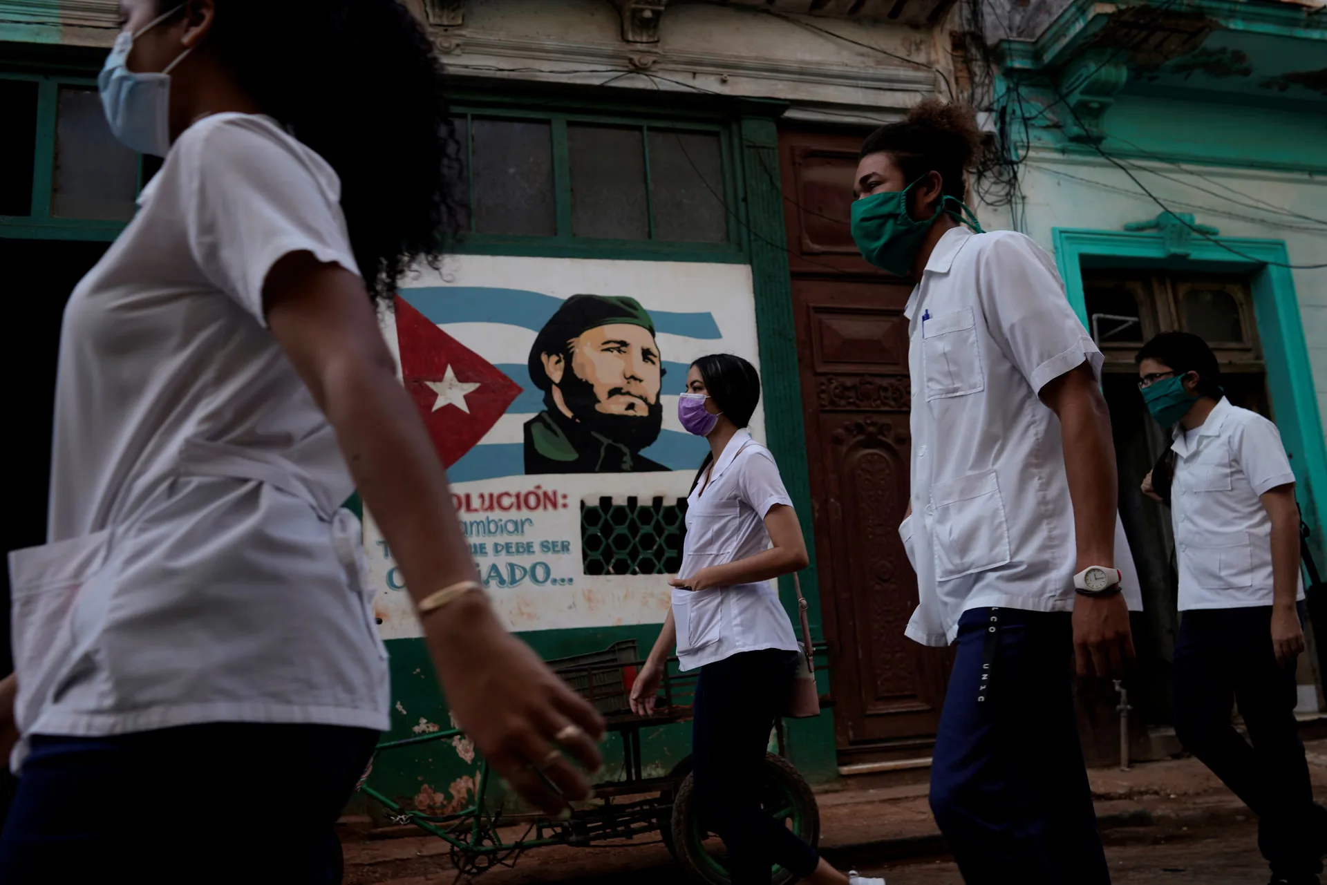 En la carrera de Medicina en Cuba, el marxismo-leninismo pesa más horas que la Farmacología