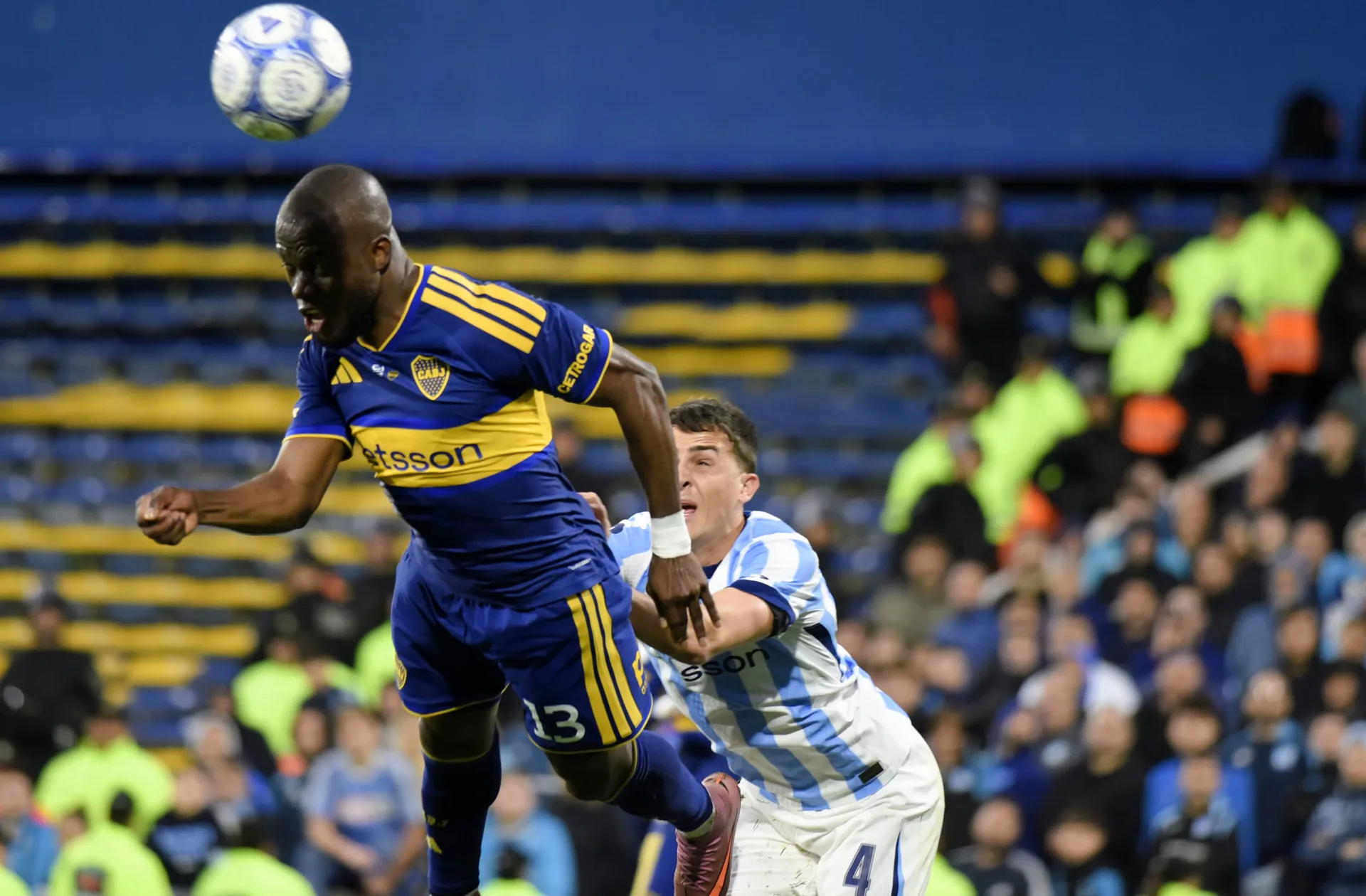 Enner Valencia vuelve a ser clave en Boca mientras Ecuador busca sus goles perdidos