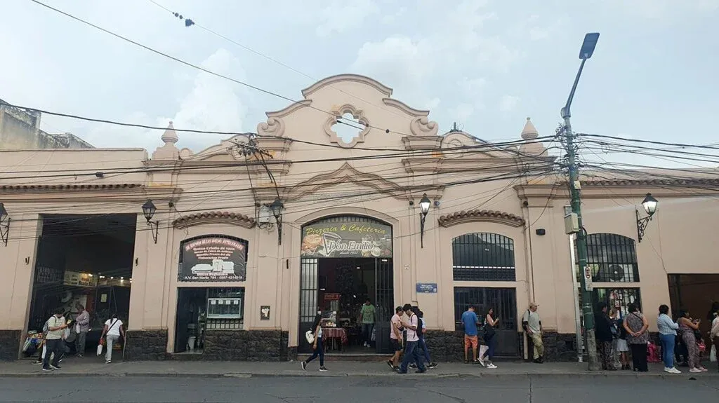 obras en el mercado san miguel cierran el acceso por san martin y reordenan la actividad interna