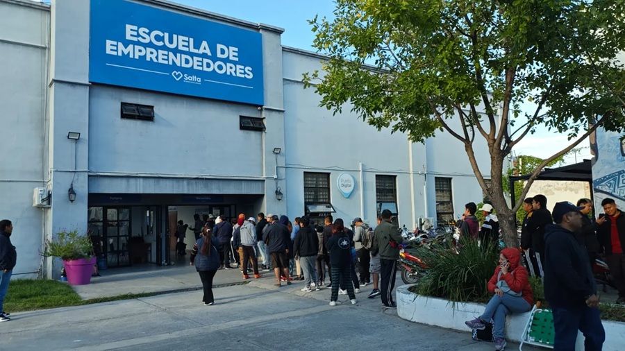 furor por la escuela de mecanica mas de 8 000 inscriptos
