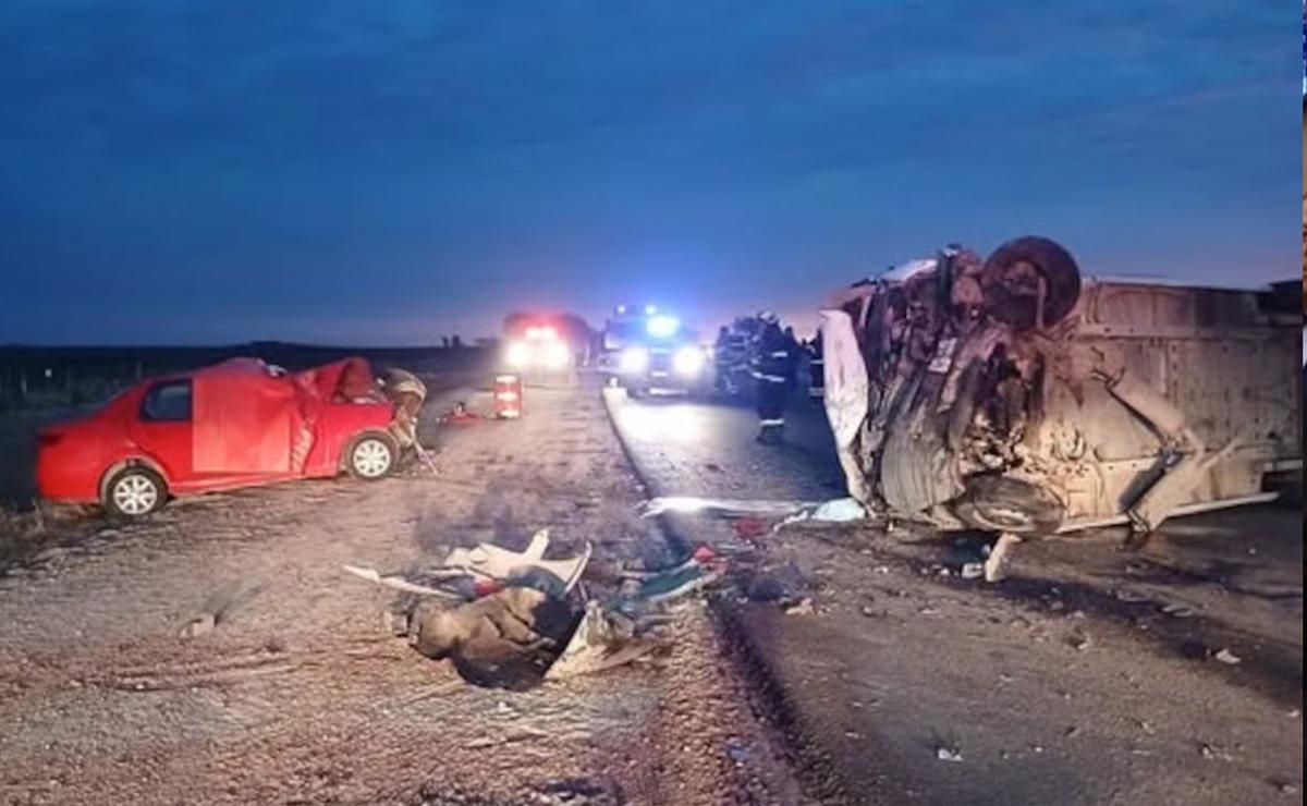 terrible choque frontal en cordoba dos muertos y 16 ninas heridas