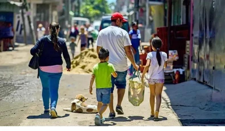 canasta basica en enero una familia tipo necesito 1 360 299 para no ser pobre