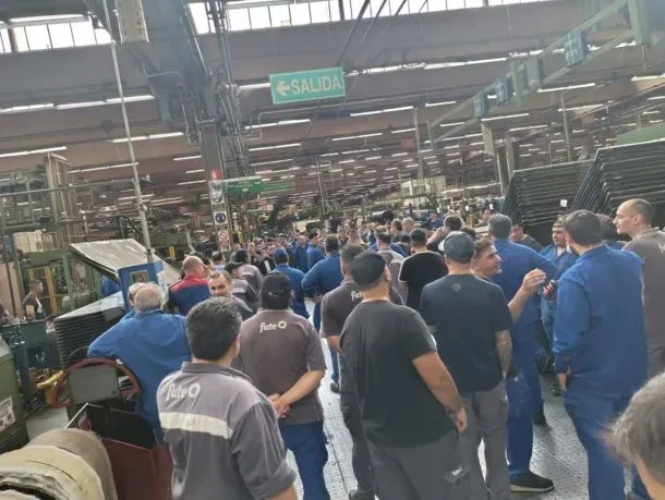 el gobierno multara a fate por no haberle pagado a sus empleados
