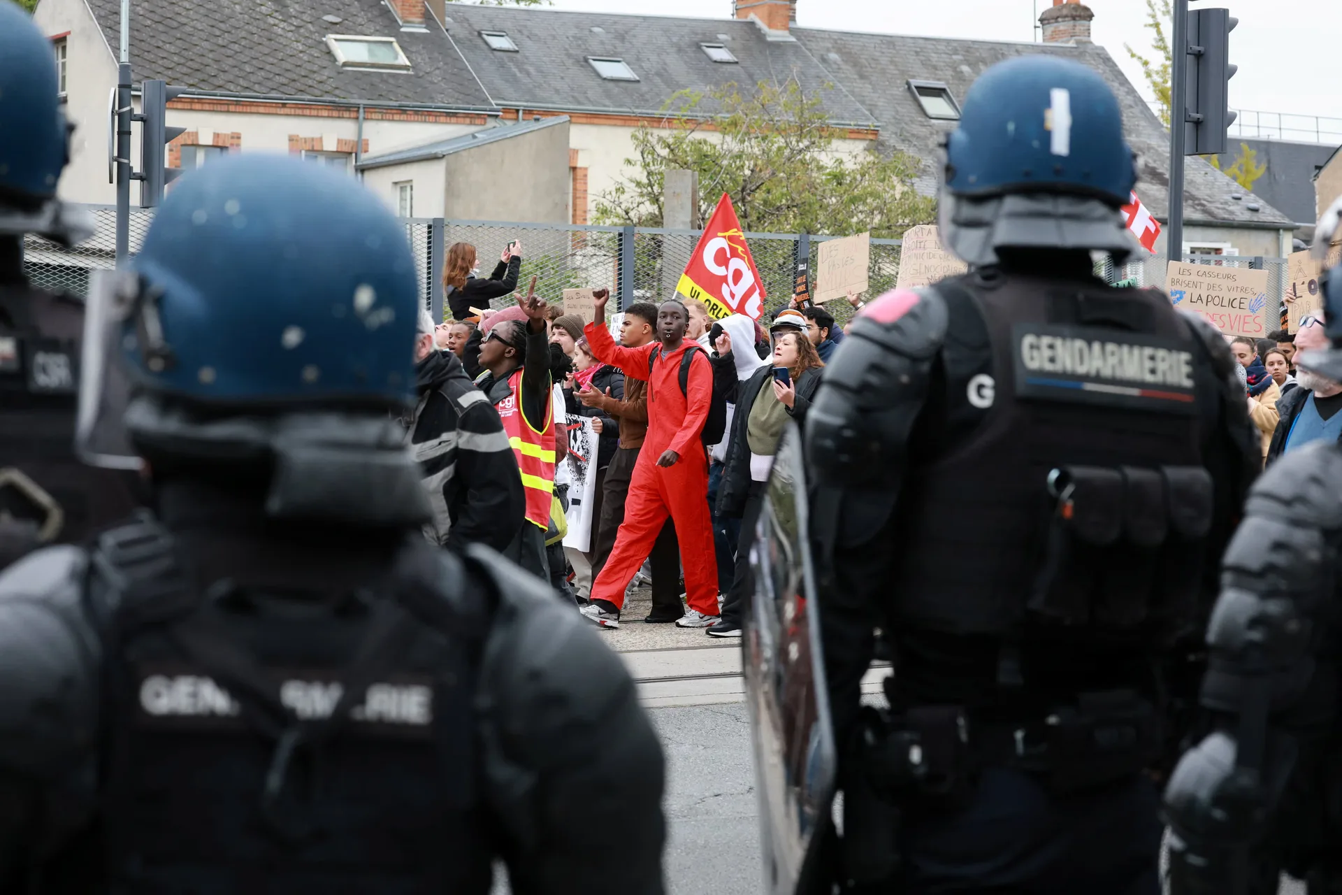 Francia desplegó 70 mil agentes y terminó con 135 detenidos en una nueva jornada de protestas
