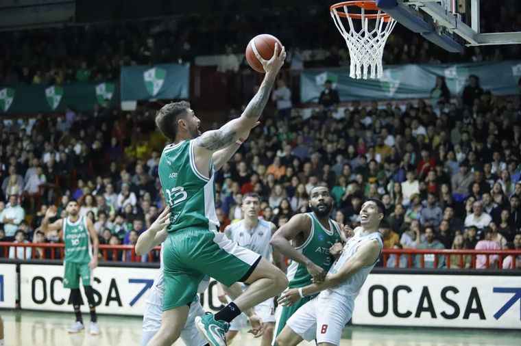 tristeza infernal atenas vencio a salta basket y quedo eliminado del torneo