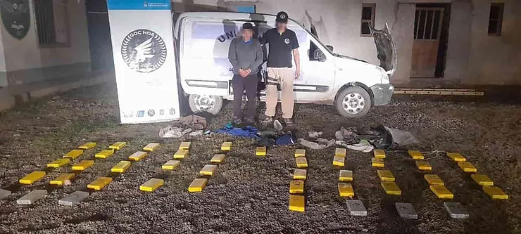 otra vez oran allanaron varios inmuebles y encontraron mas de 49 kg de cocaina