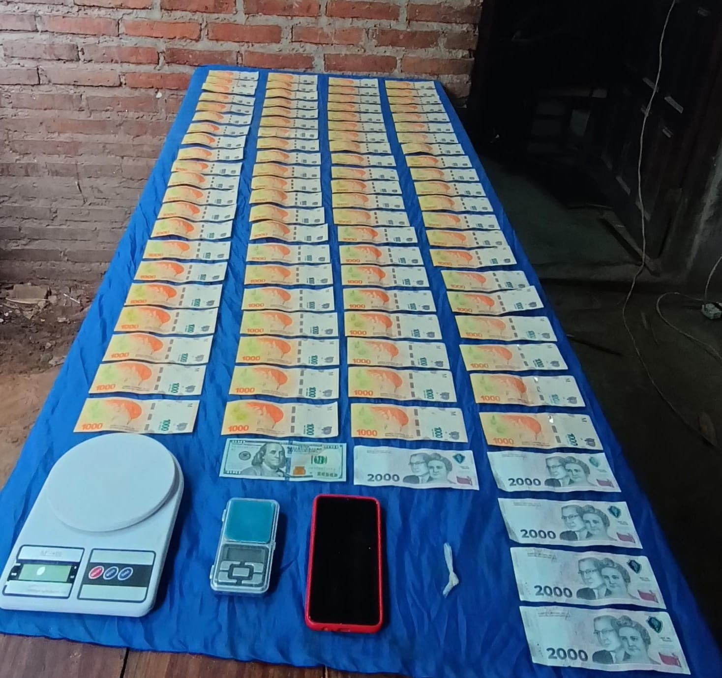 embarcacion por una denuncia web se desbarataron 4 bocas de venta de drogas