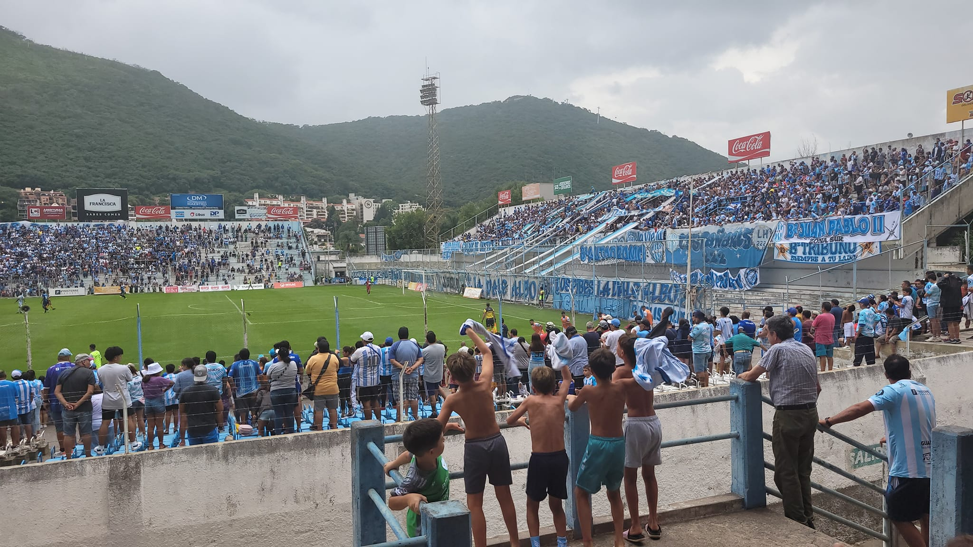 una buena para el albo permitiran hinchas saltenos en santiago del estero