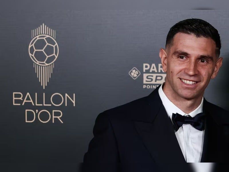 balon de oro dibu martinez gano el premio a mejor arquero por segundo ano consecutivo