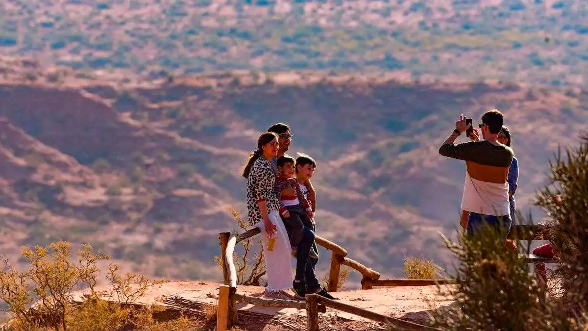 el gobierno acordo descuentos para el turismo en temporada baja