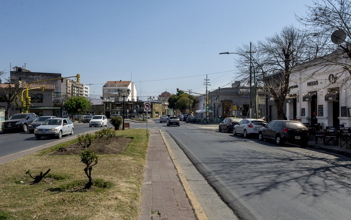 paseo guemes caminaba con un arma de juguete en la mano y lo detuvieron
