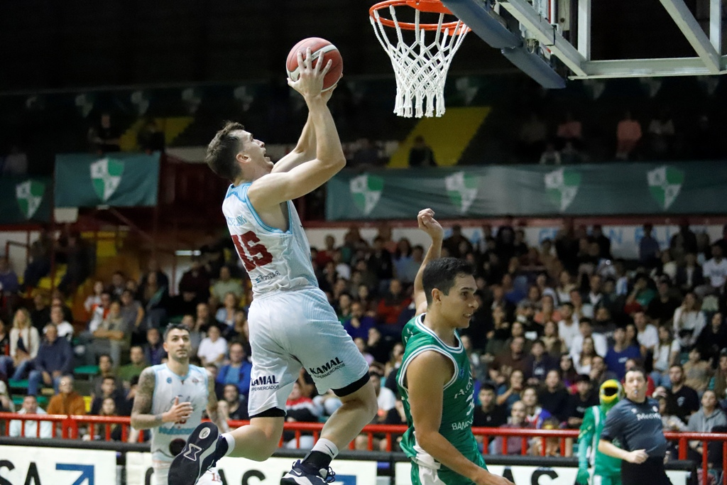 triunfo infernal atenas cayo ante salta basket y la serie quedo 1 1