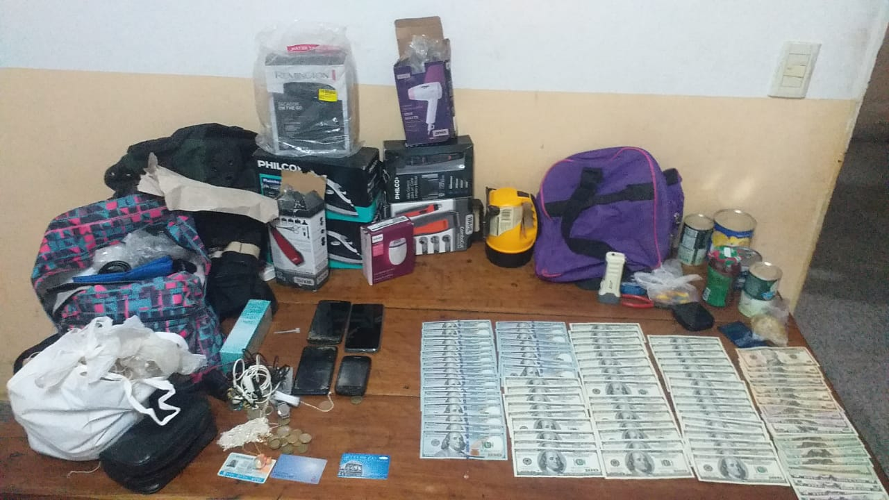 morillo entraron por un boquete y se llevaron 8 mil dolares de un corralon