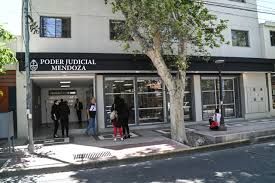 mendoza un hombre se disparo en la cabeza cuando fracaso la mediacion con su expareja
