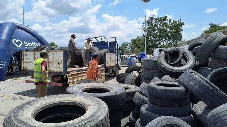 Neumatón: Salta se blinda contra el dengue con una nueva cruzada de reciclaje masivo