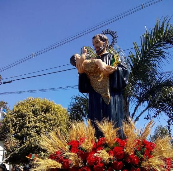 procesion de san cayetano saeta informo los desvios de lineas y cambios en las paradas