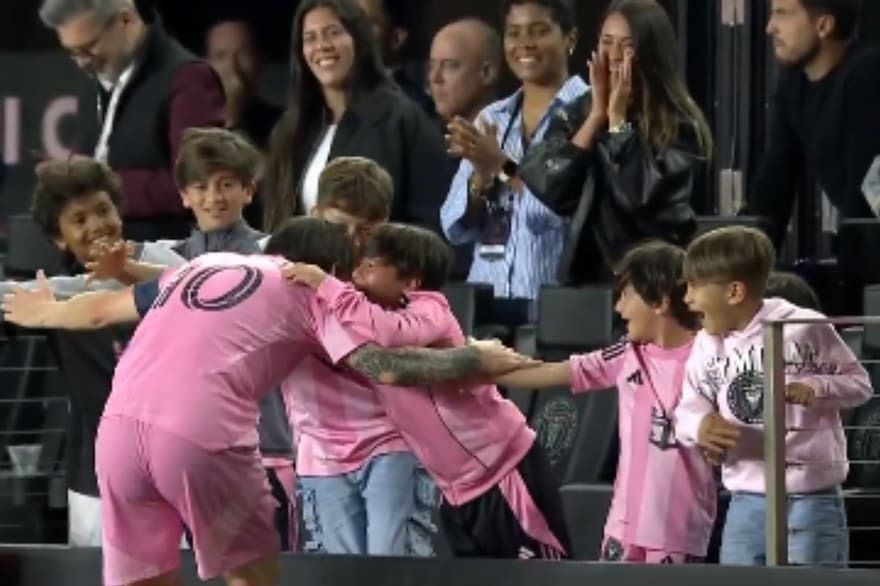 el emotivo festejo de messi con sus hijos tras la victoria de inter miami