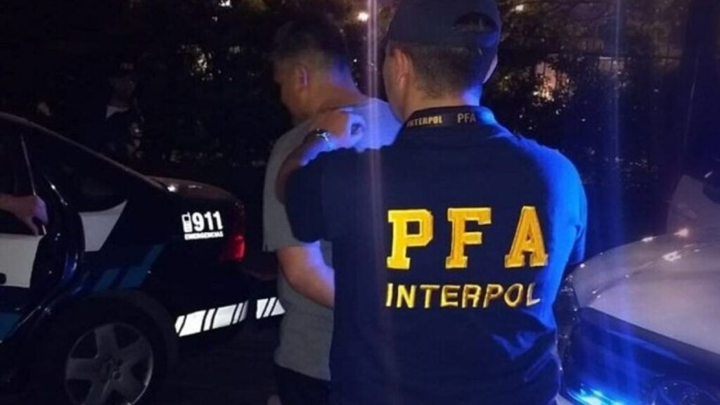 aberrante detuvieron en salta a un policia federal con mas de 60 mil videos y fotos de ninos abusados