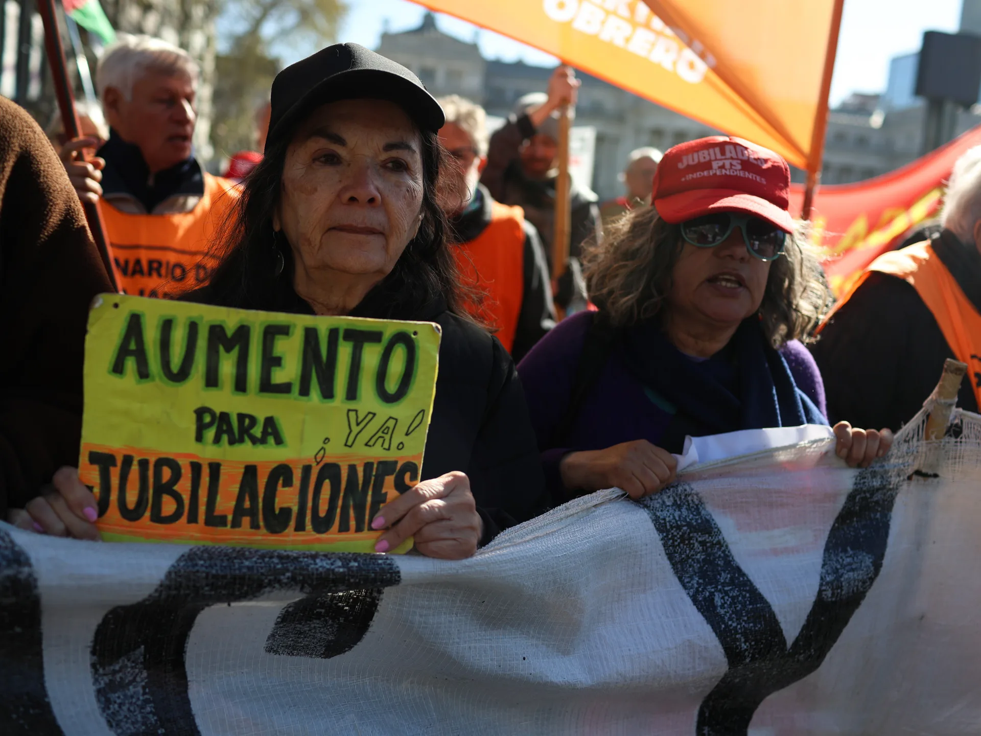 Jubilaciones de noviembre: el aumento varía entre 1,57% y 1,93% porque el bono sigue congelado