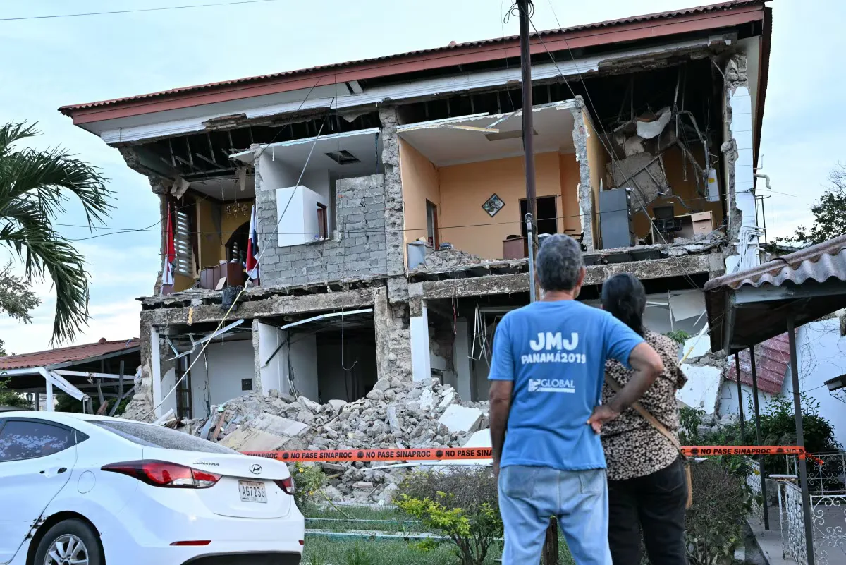 "La casa es una pérdida total": el drama de las familias que duermen en la calle tras el sismo en Panamá