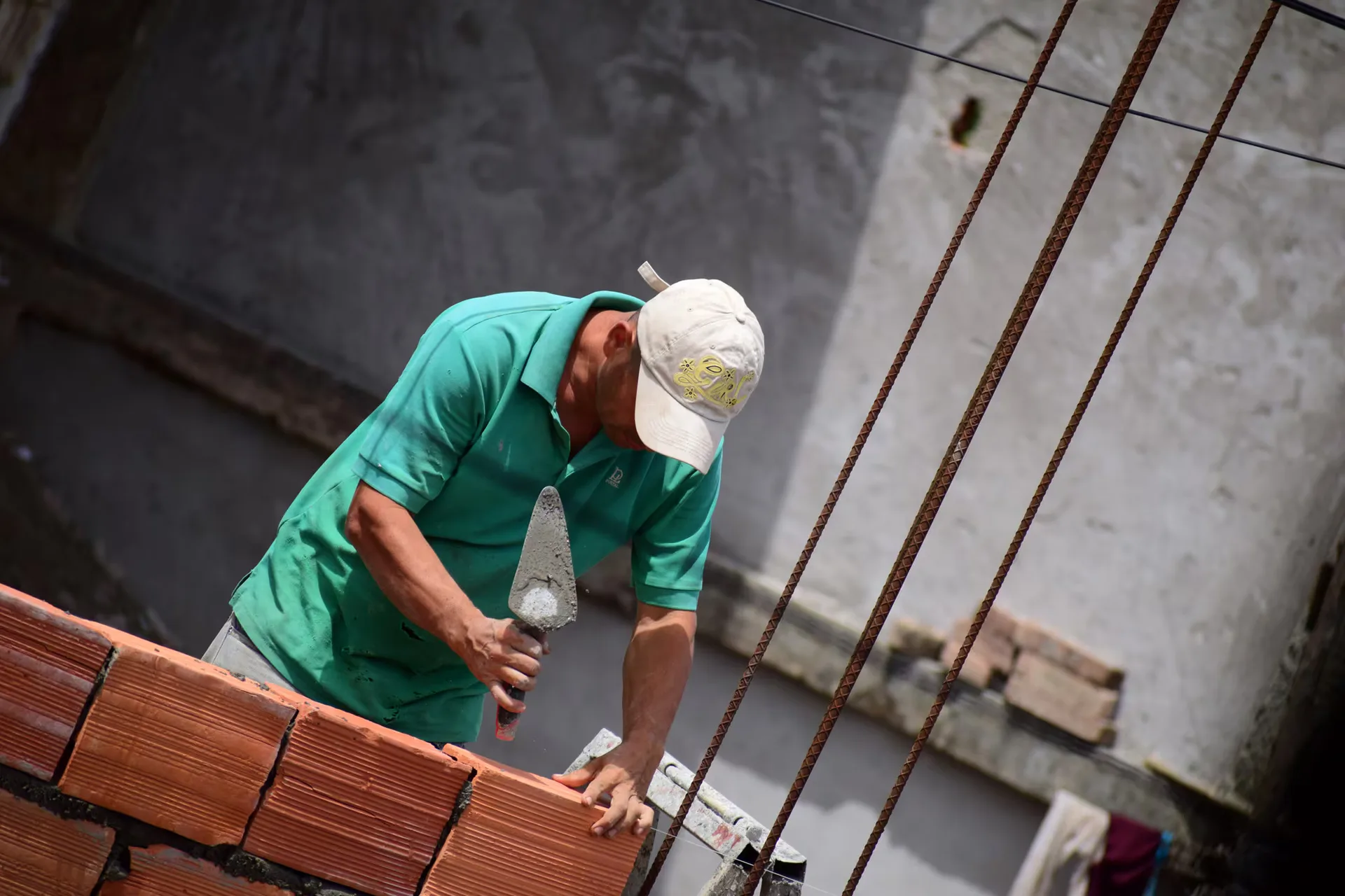 La informalidad laboral llegó al 45% y el noroeste quedó entre las regiones más altas del país