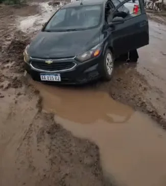 Las lluvias del Súper Niño destrozaron rutas y neumáticos en Mendoza, y el Estado admite que tardará en resolverlo