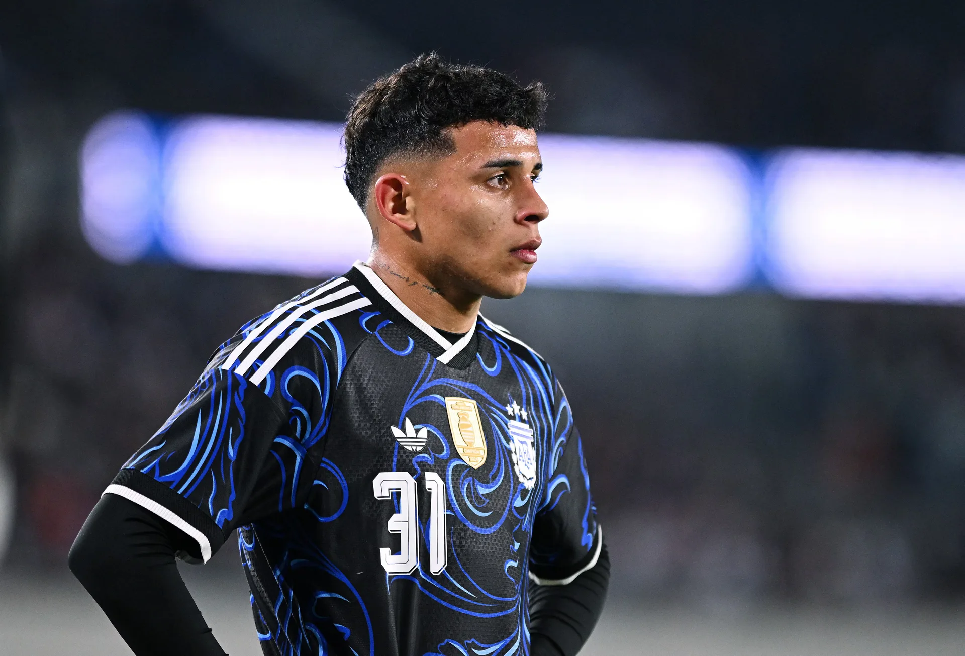 Leonel Flores, el juvenil de Boca que debutó en la Selección y respondió con humor a su maratón de partidos