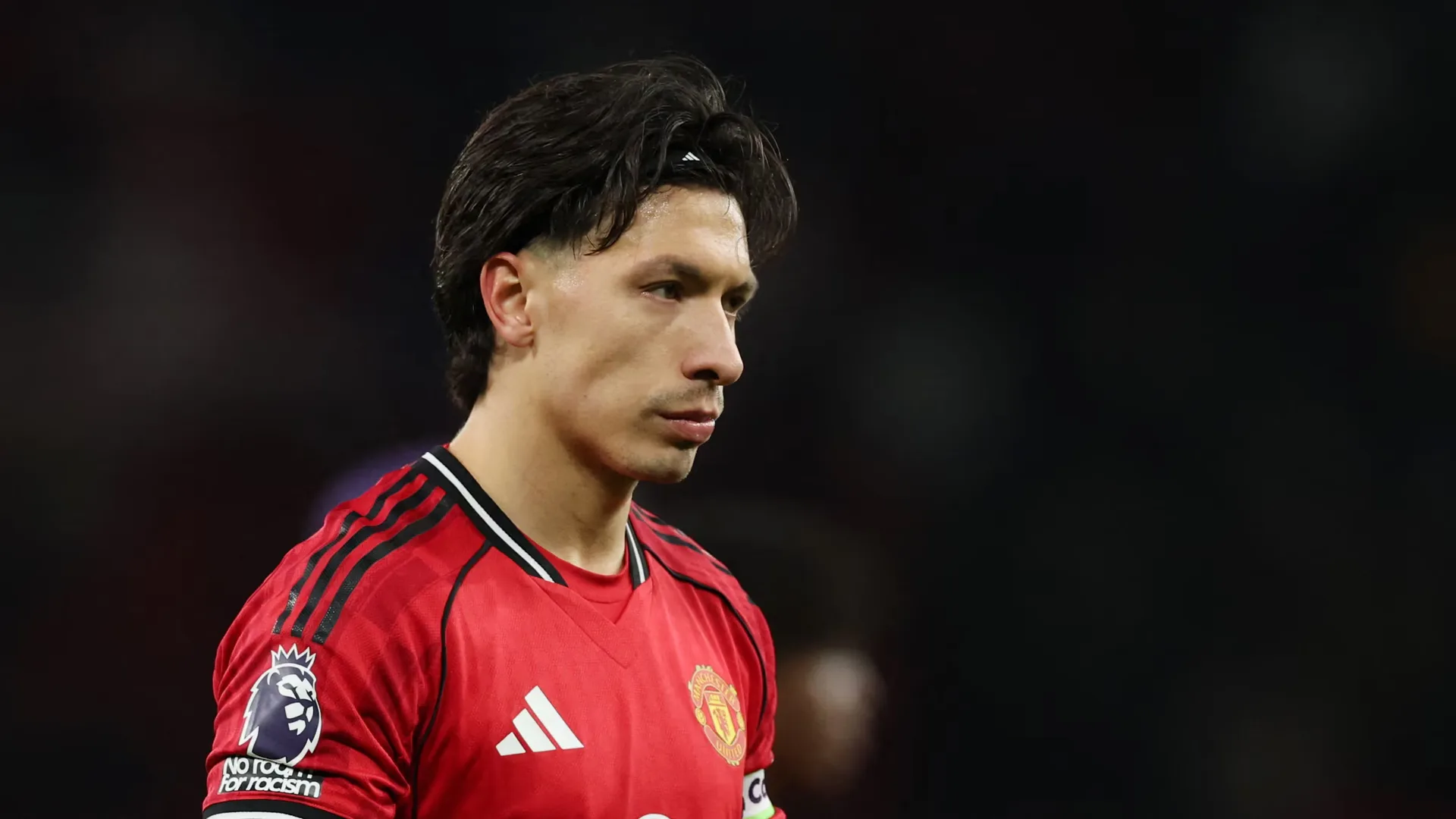 Lisandro Martínez criticó la falta de refuerzos en Manchester United y generó una tormenta con tres leyendas del club
