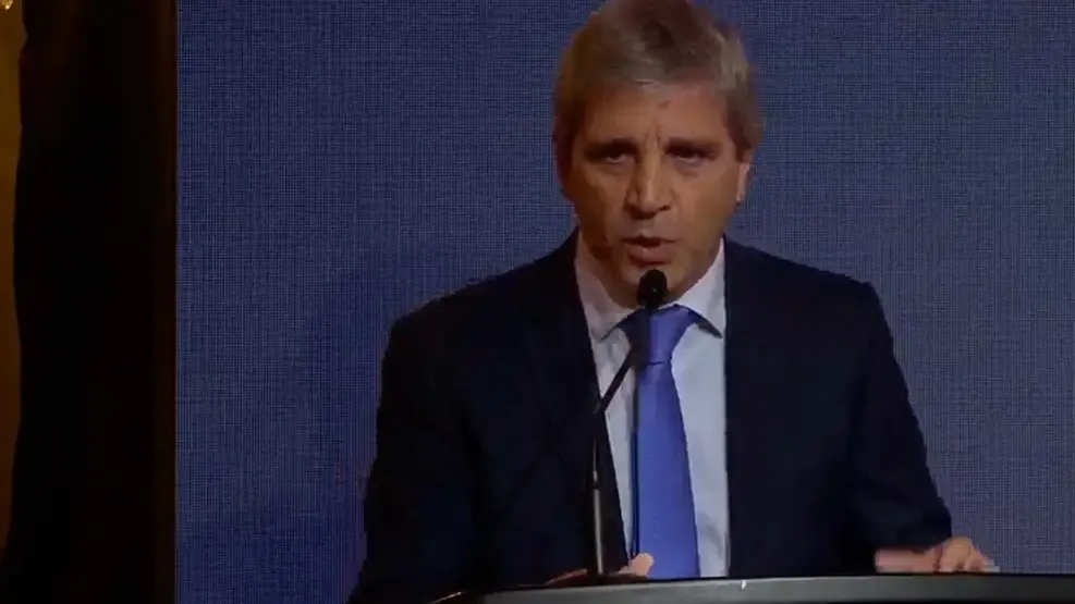 luis caputo defendio las bandas para el dolar es un esquema superador