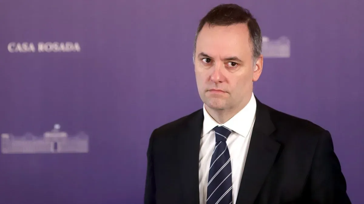 renuncio manuel adorni el funcionario que milei defendio incansablemente
