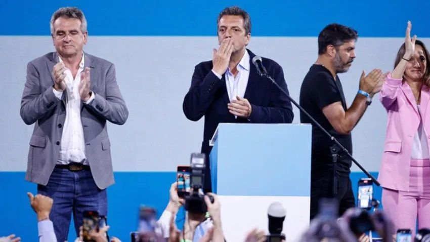 sergio massa se toma una licencia en el ministerio de economia para facilitar la transicion con javier milei