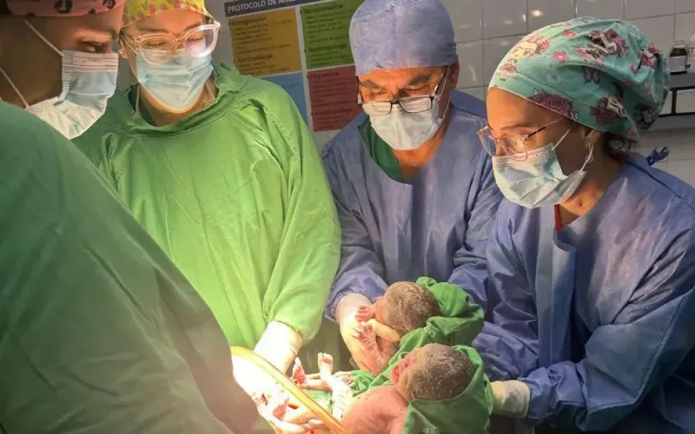 un nacimiento unico en salta trillizas compartieron placenta en un caso de uno en un millon