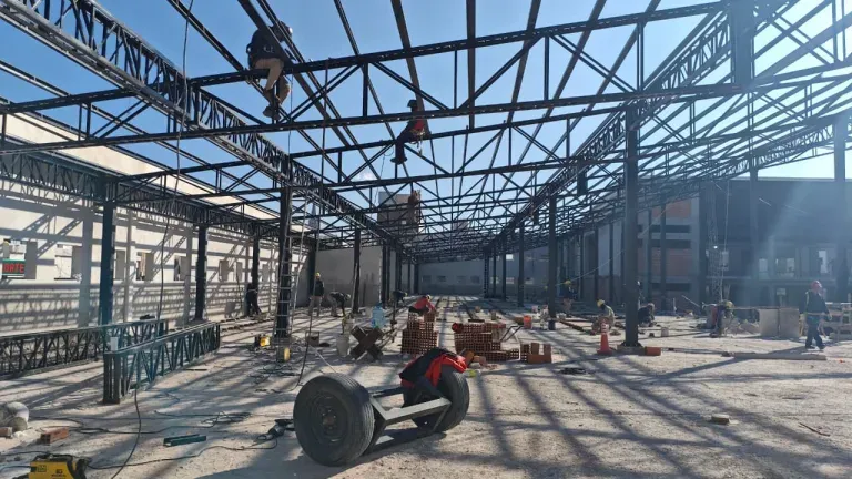 el mercado san miguel entra en su etapa final trasladaran a los ultimos puesteros para completar la obra