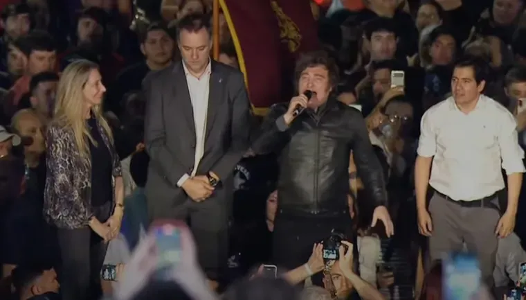 milei arranco la campana en cordoba y con karina al lado dijo que los audios fueron hechos con ia