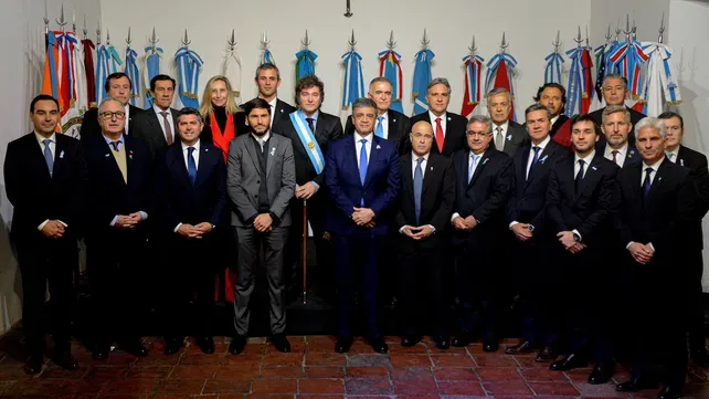 quienes son los cuatro gobernadores que javier milei dejo afuera del encuentro en la rosada