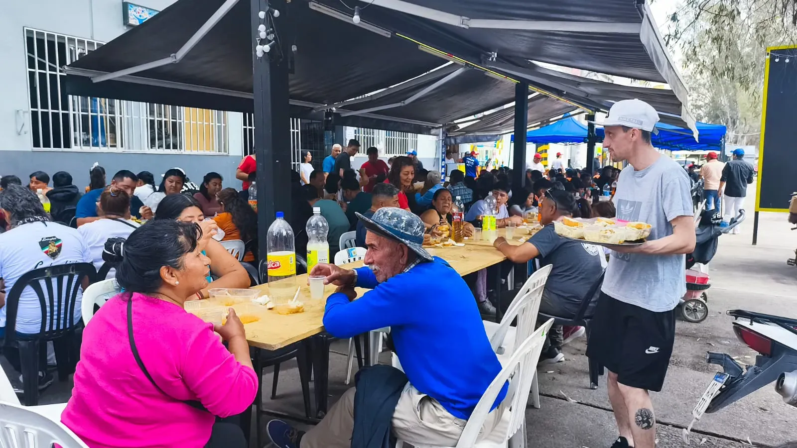 un almuerzo que abrazo a los peregrinos en el corazon del mercado san miguel