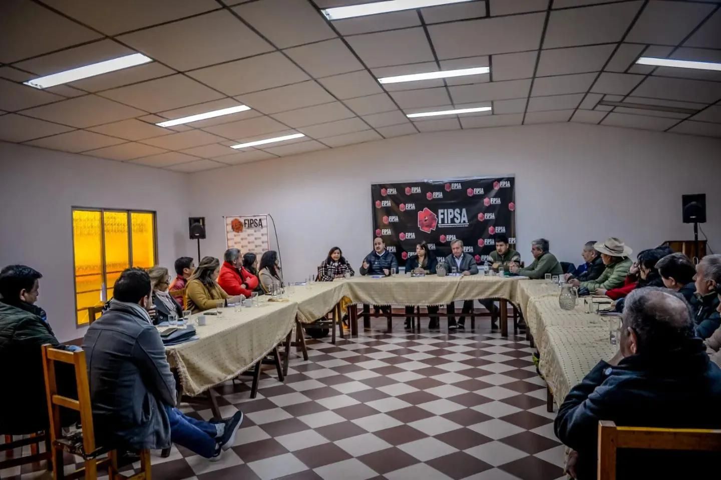 provincia ya garantizo aguinaldos y ahora analiza asistencia para el bono